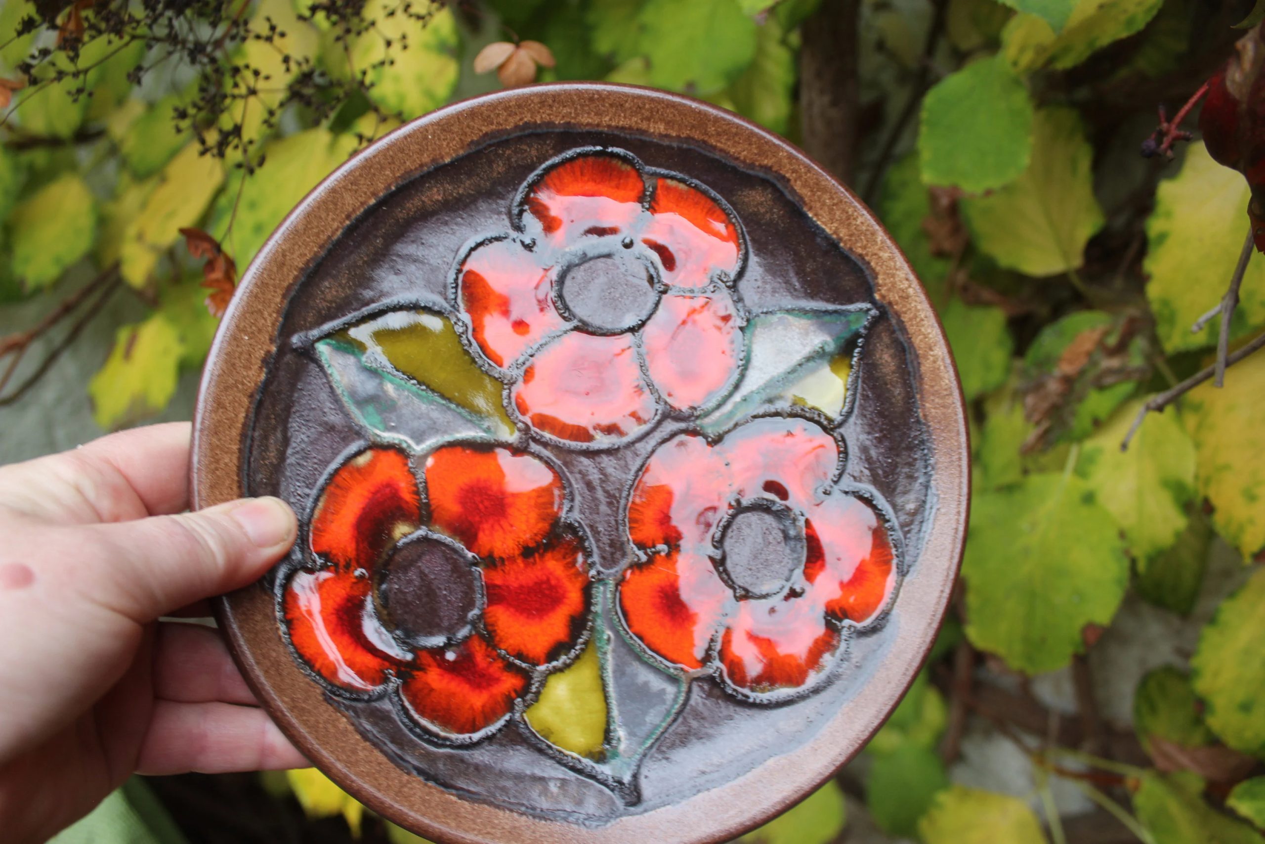 Red Flower Ceramic Decorative Plate - View 2