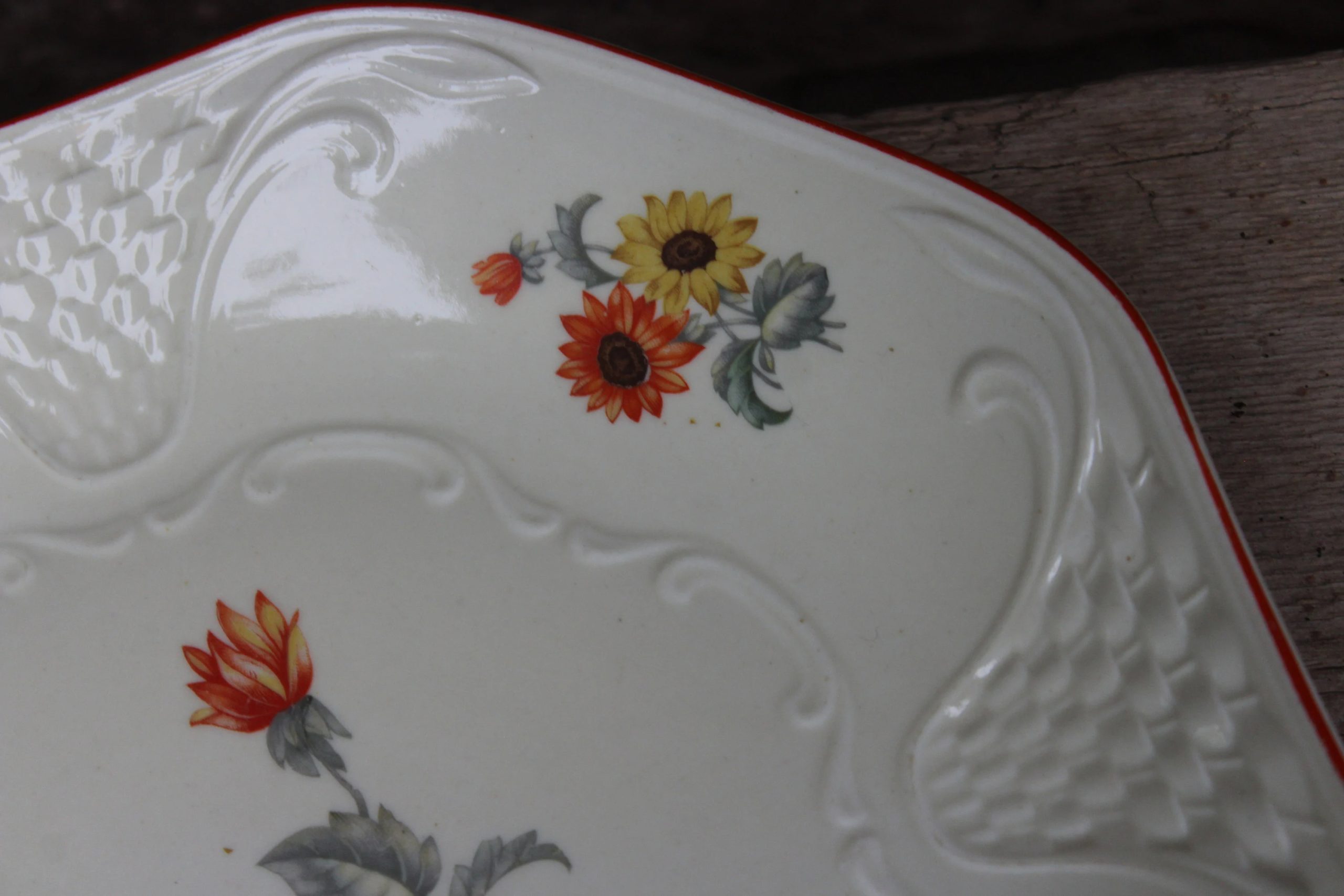 Vintage white embossed floral ceramic plate - View 4