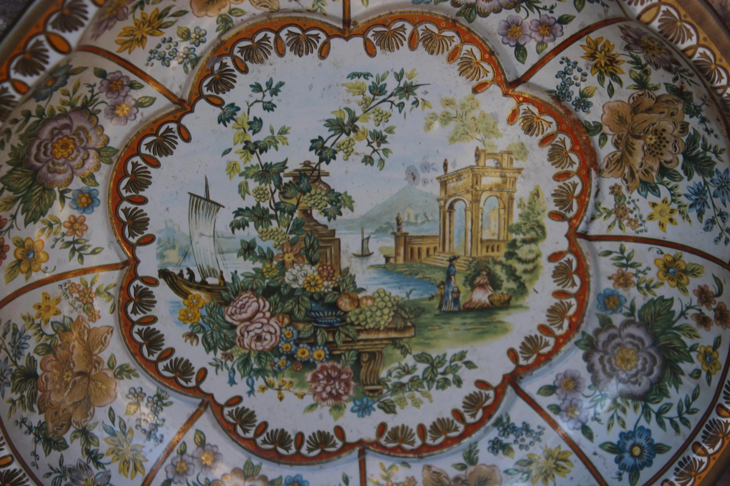 Exquisite floral landscape ceramic plate - View 3