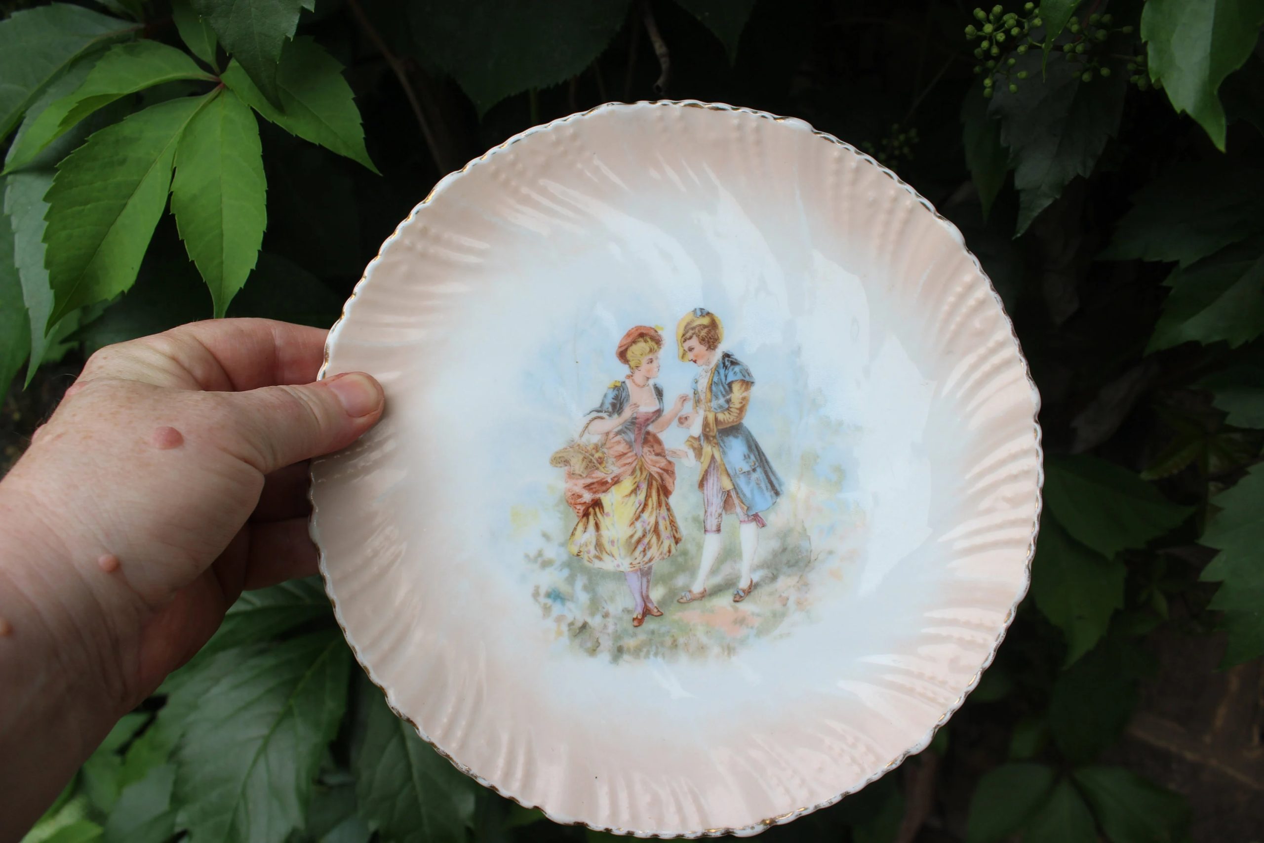 Victorian-era vintage couple ceramic plates - View 4