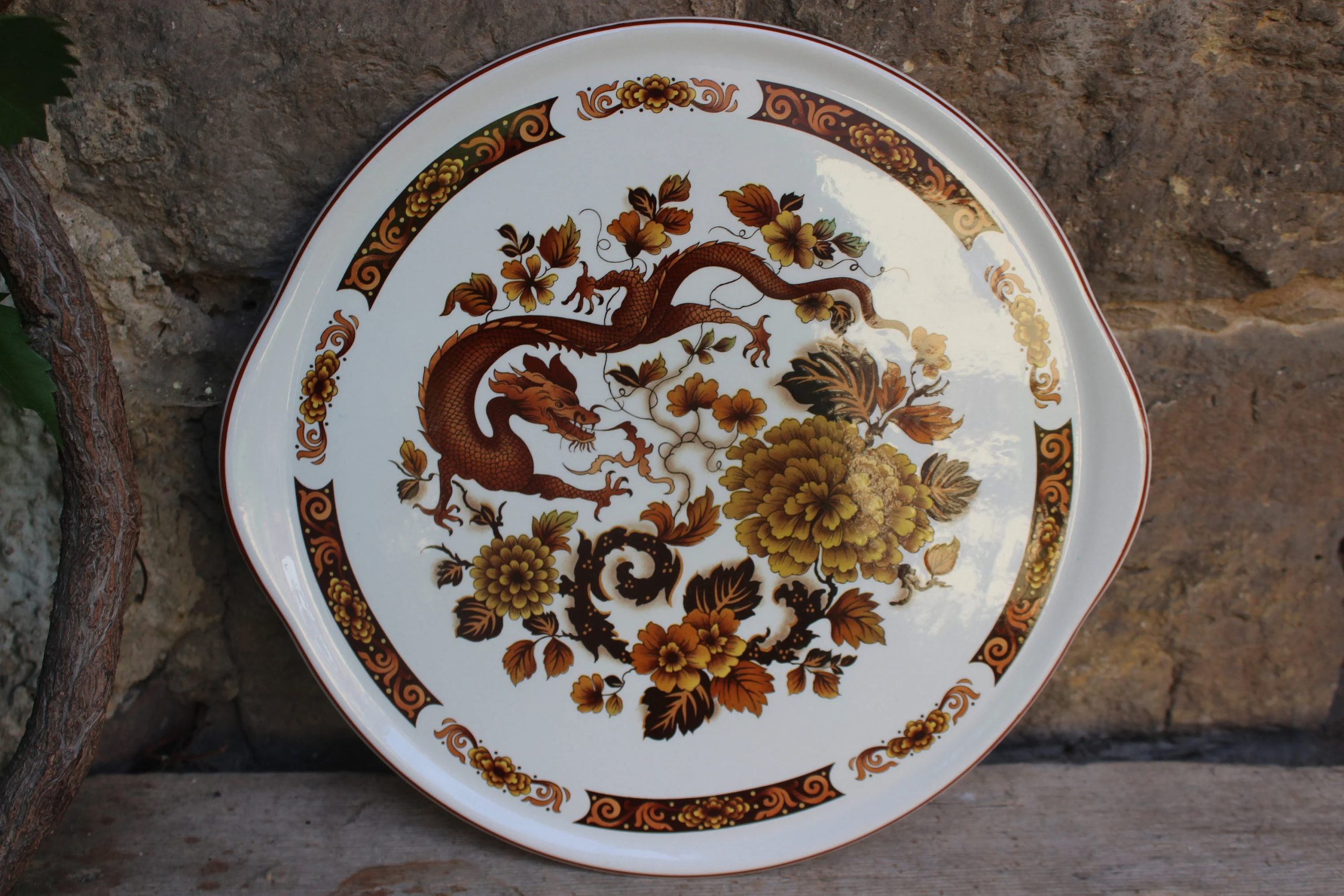 Retro Dragon Pattern Ceramic Plate