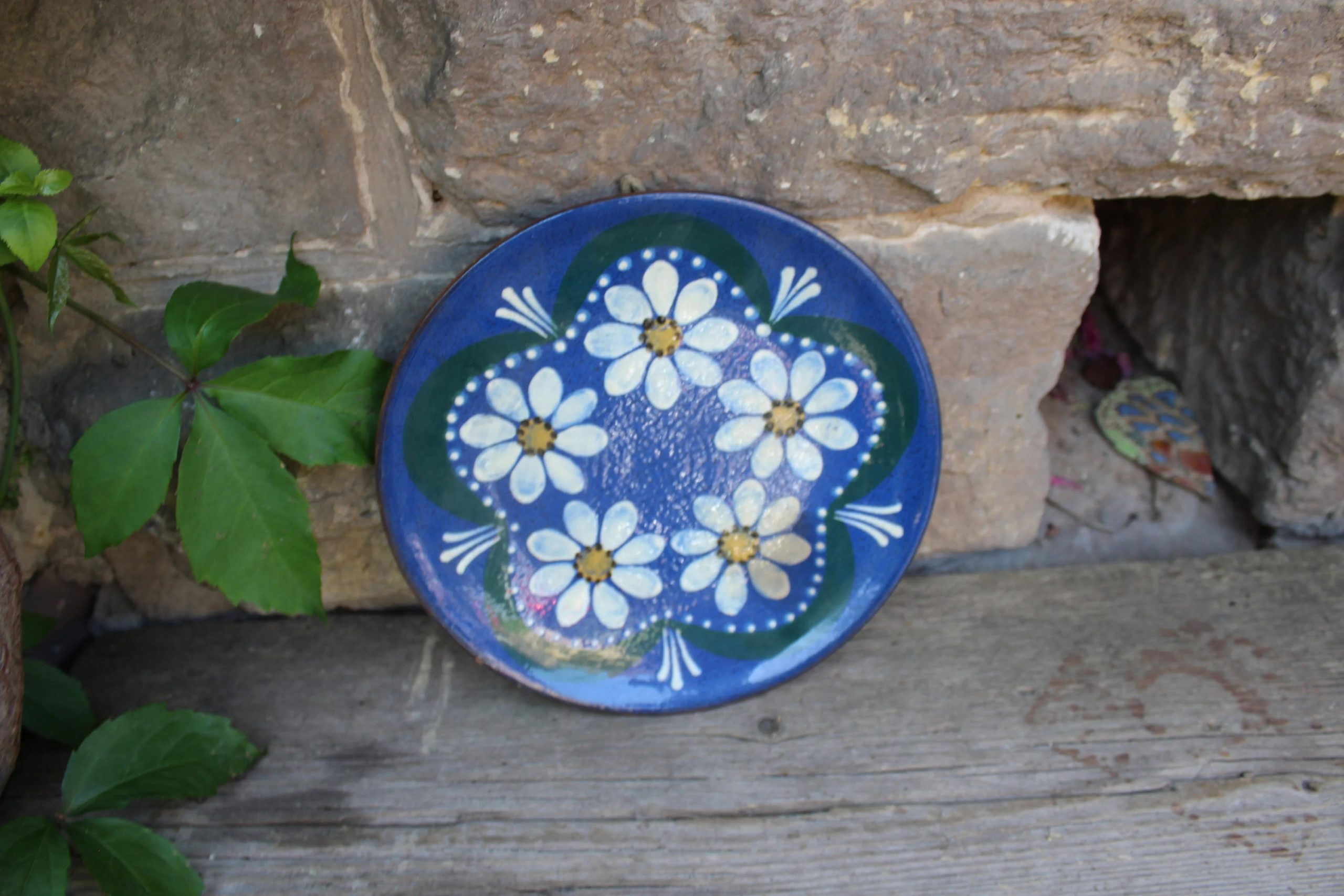 Vintage Blue Daisy Ceramic Decorative Plate