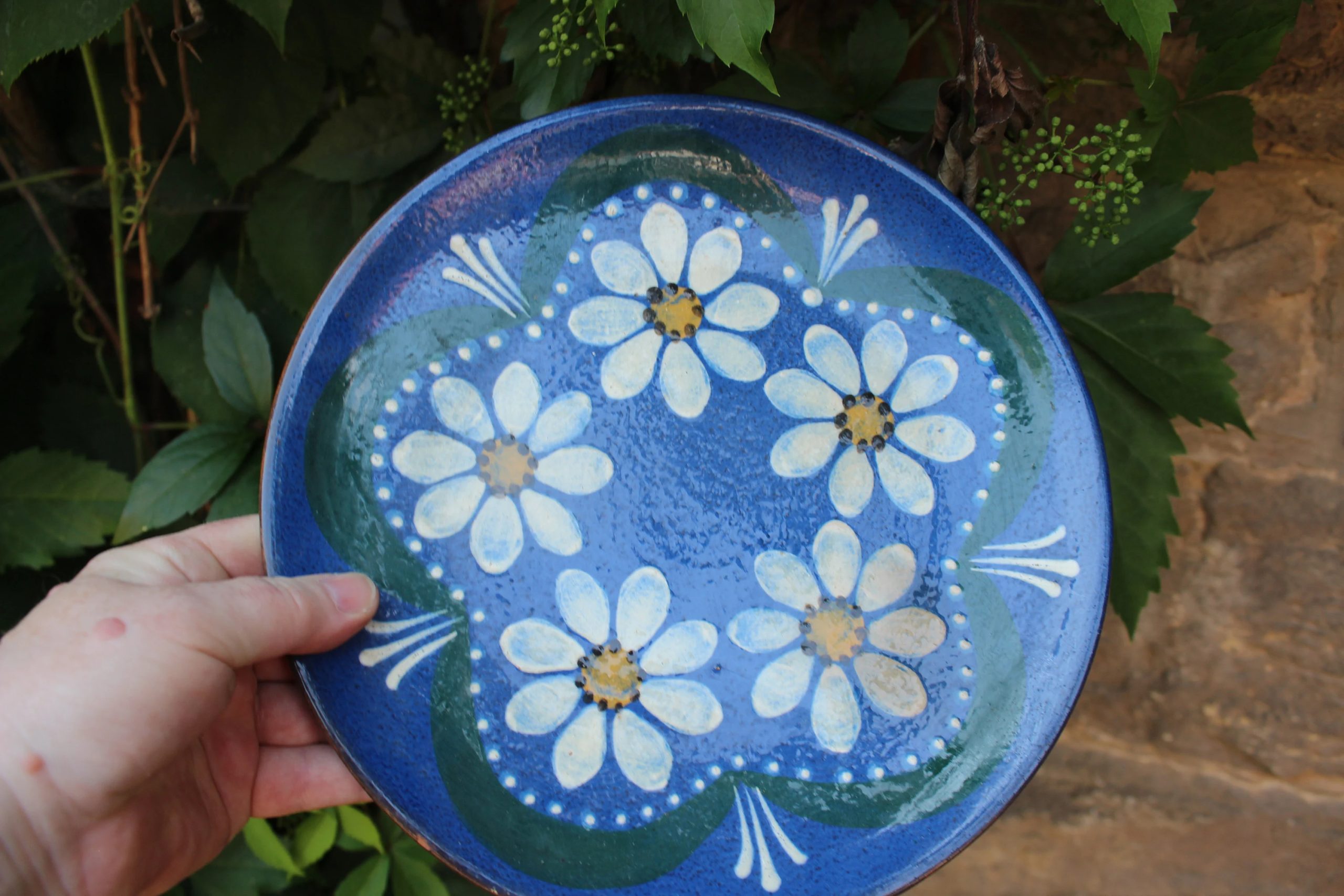 Vintage Blue Daisy Ceramic Decorative Plate - View 2